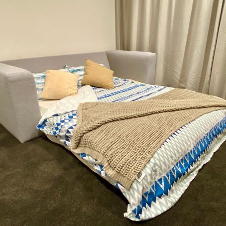 Modern 2-Bedroom Apartment 7-Mins Walk To Квінстаун Екстер'єр фото