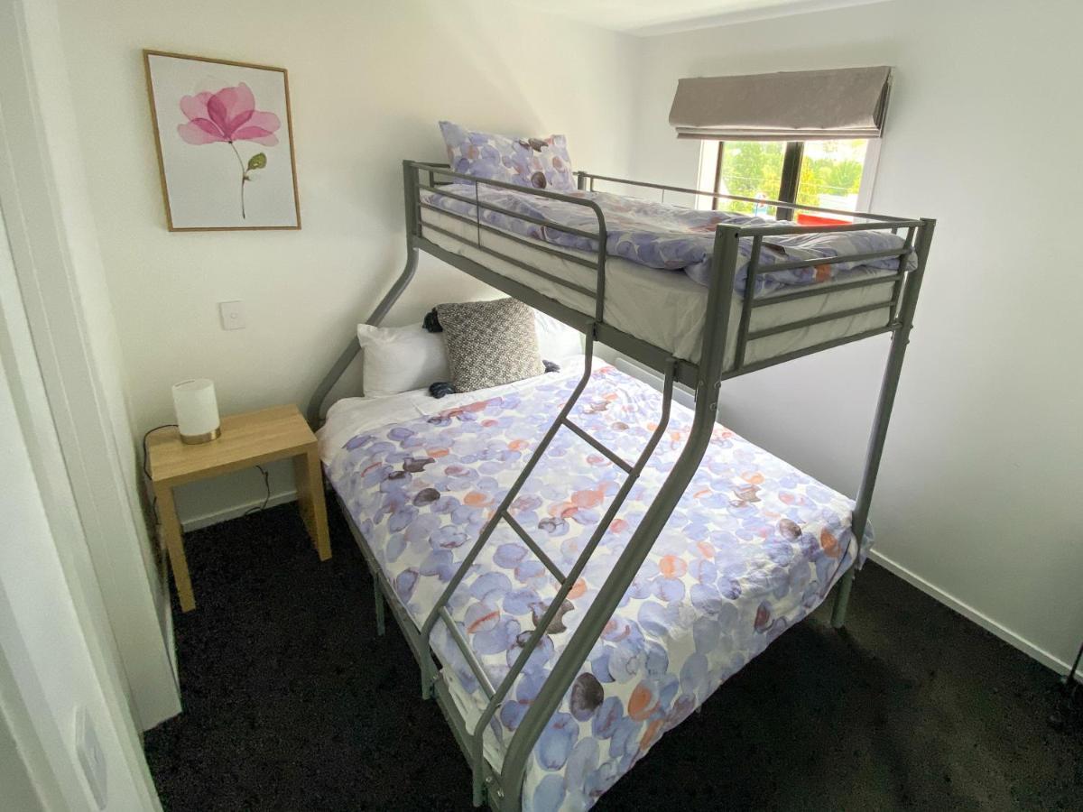 Modern 2-Bedroom Apartment 7-Mins Walk To Квінстаун Екстер'єр фото