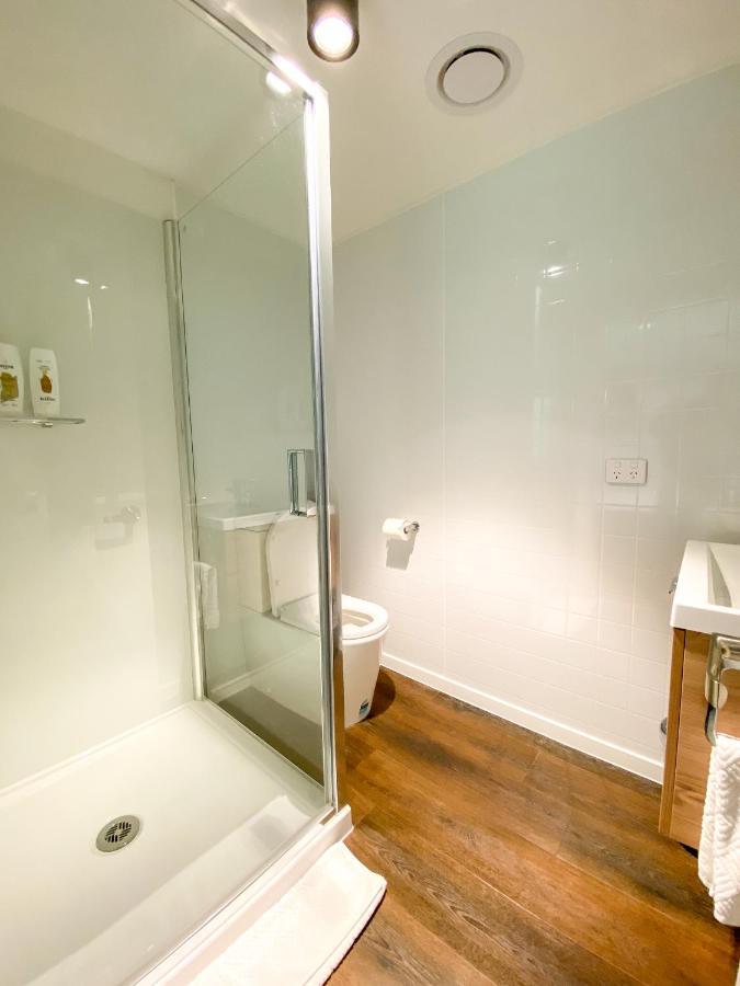 Modern 2-Bedroom Apartment 7-Mins Walk To Квінстаун Екстер'єр фото