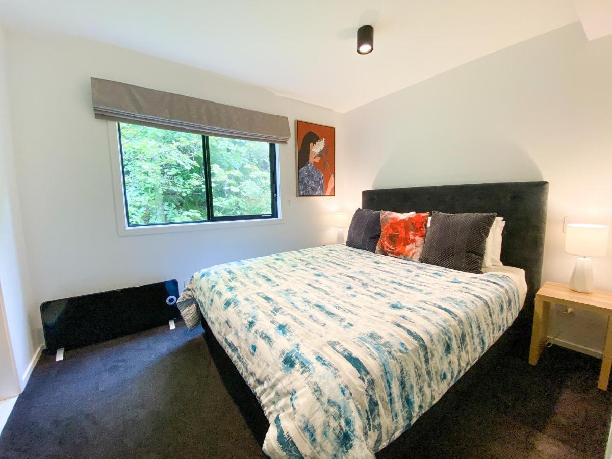 Modern 2-Bedroom Apartment 7-Mins Walk To Квінстаун Екстер'єр фото
